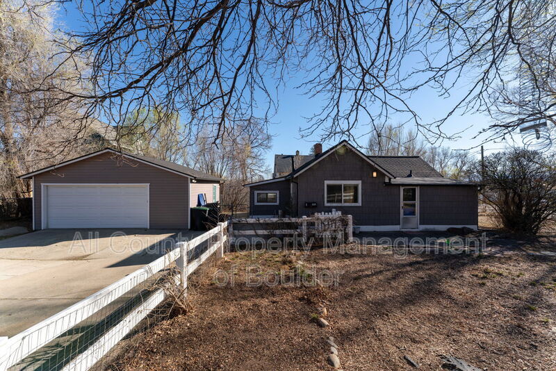 Longmont House: 1129 2nd Ave