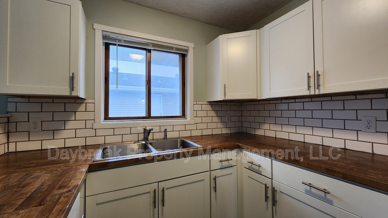 Fargo Condo: 713 30th St. North - 6