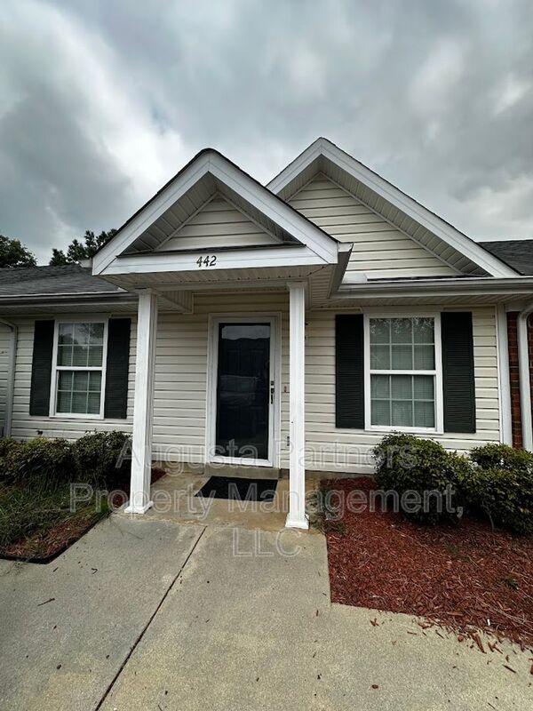 Evans House: 442 Flowing Creek Dr