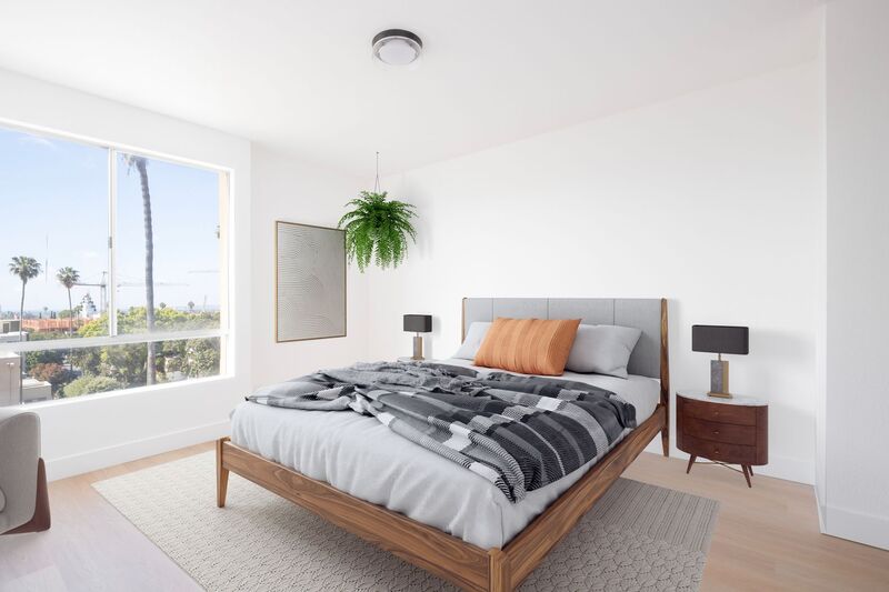 Los Angeles Condo: 1616 N Serrano Ave