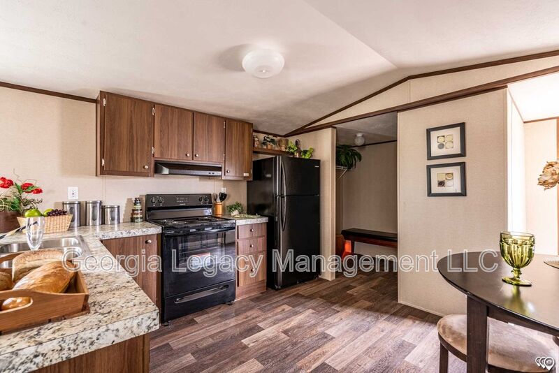 royston House: 57 Shady Circle