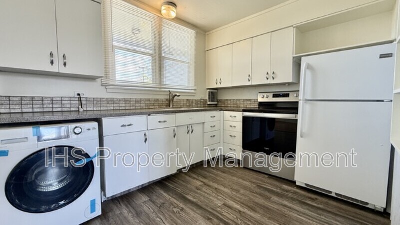 Richland Condo: 1211 George Washington Way
