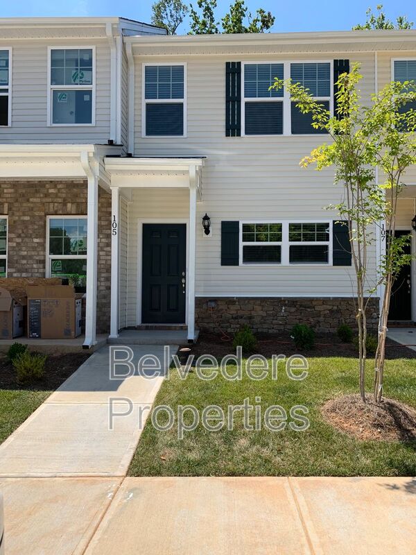 Greensboro House: 105 Sommerwall Place