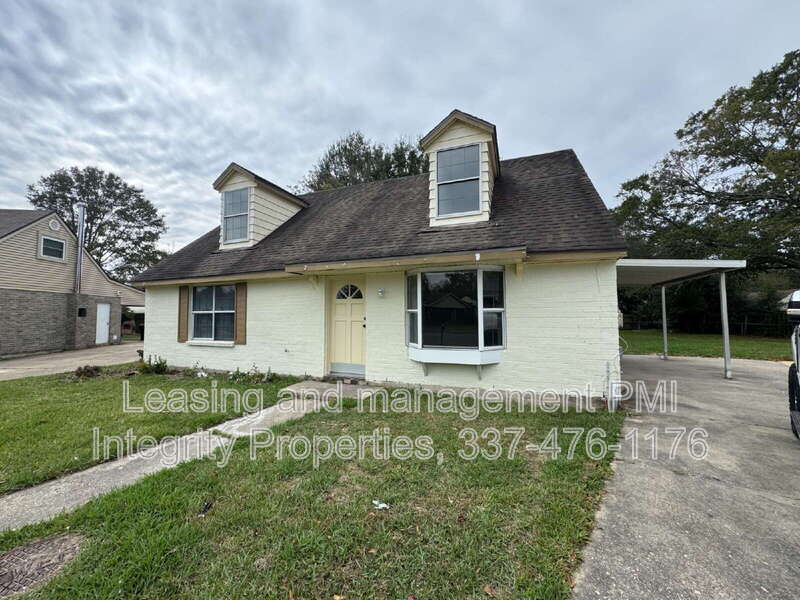 Lafayette House: 409 Marseilles Drive