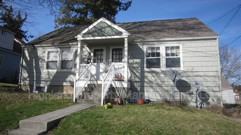 Pullman Condo: 322 W Main St.