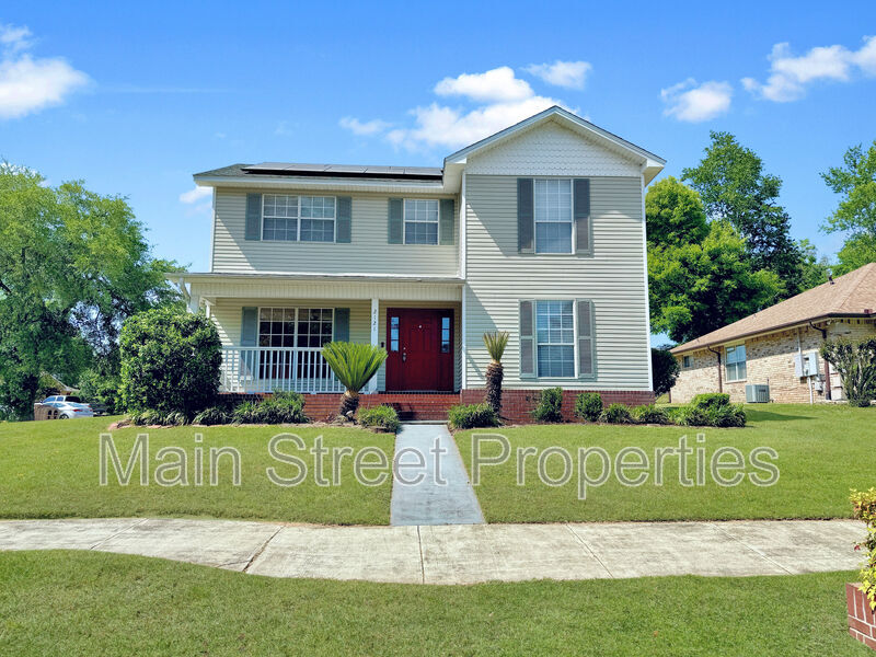 Pensacola House: 2121 Pin High Drive