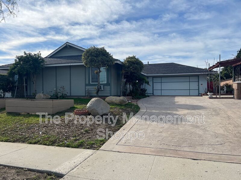 Ventura House: 851 Montgomery Avenue