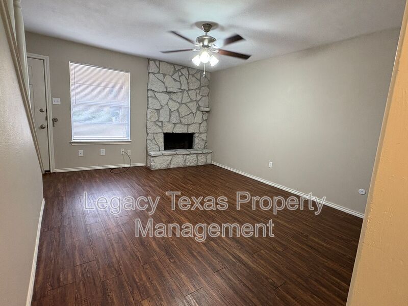 CLEBURNE Condo: 1607 N Nolan River Rd