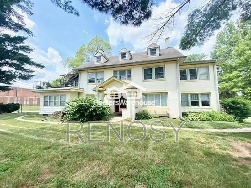 Des Moines Condo: 2300 Beaver Ave