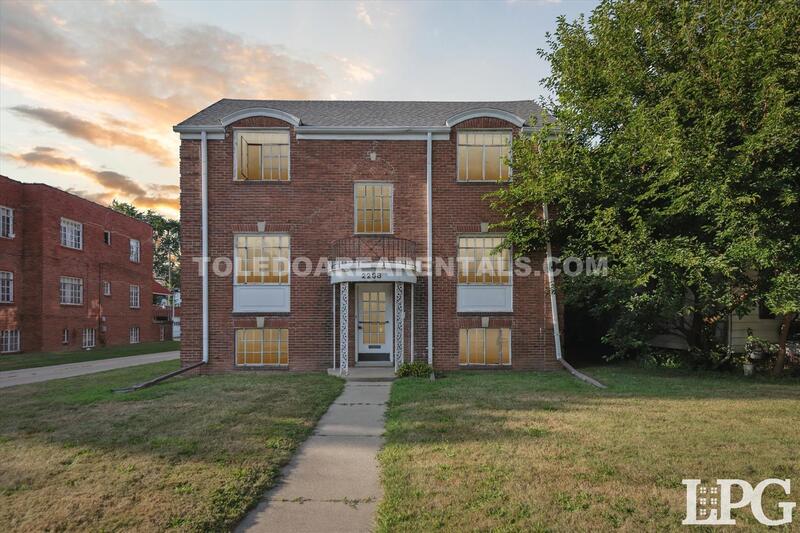 Toledo Condo: 2238 W Sylvania Ave