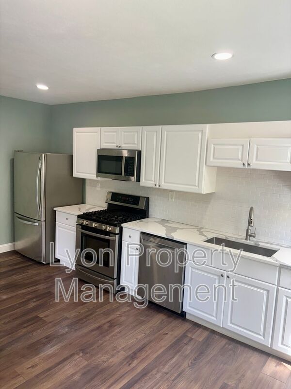 Lincoln Condo: 1 Grant Ave
