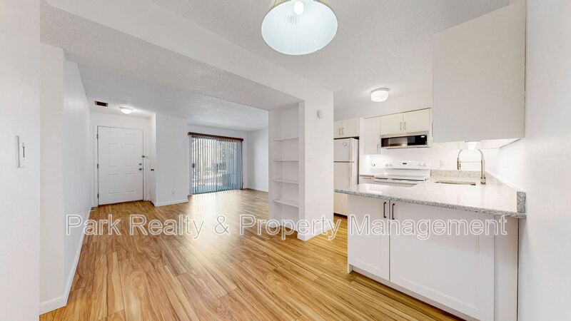 Denver House: 5300 E Cherry Creek Dr South