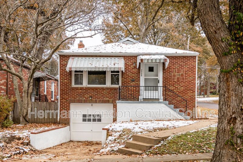 Saint Louis House: 7725 Kenridge Ln