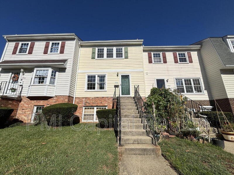 Crofton Townhome: 1712 Copley Ct