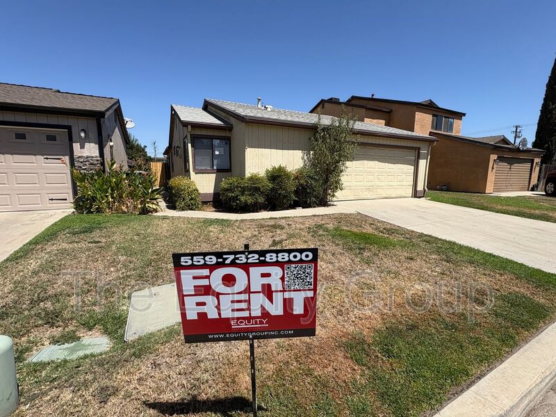 Visalia House: 244 East Prospect Avenue