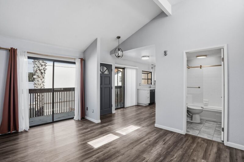San Diego Condo: 4642 Utah Street