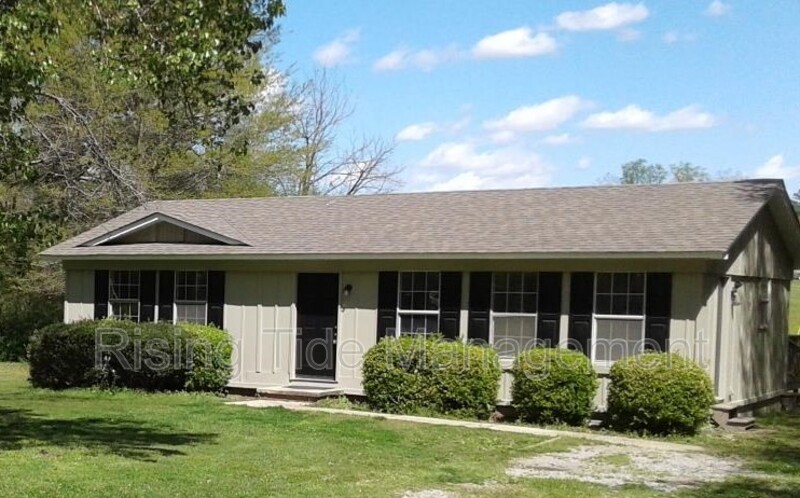 Adamsville House: 6109 Shady Ln