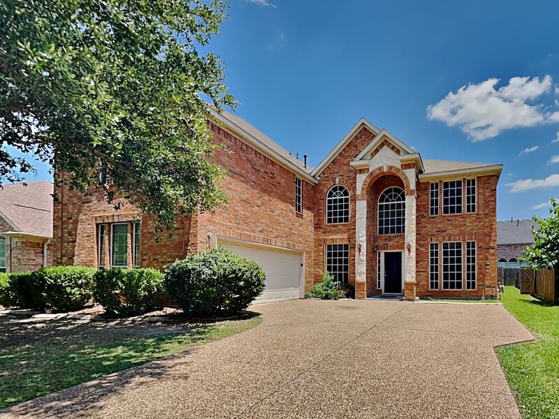 Desoto House: 736 Mulberry Ln