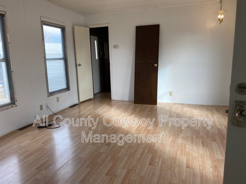 Laramie House: 954 N. McCue