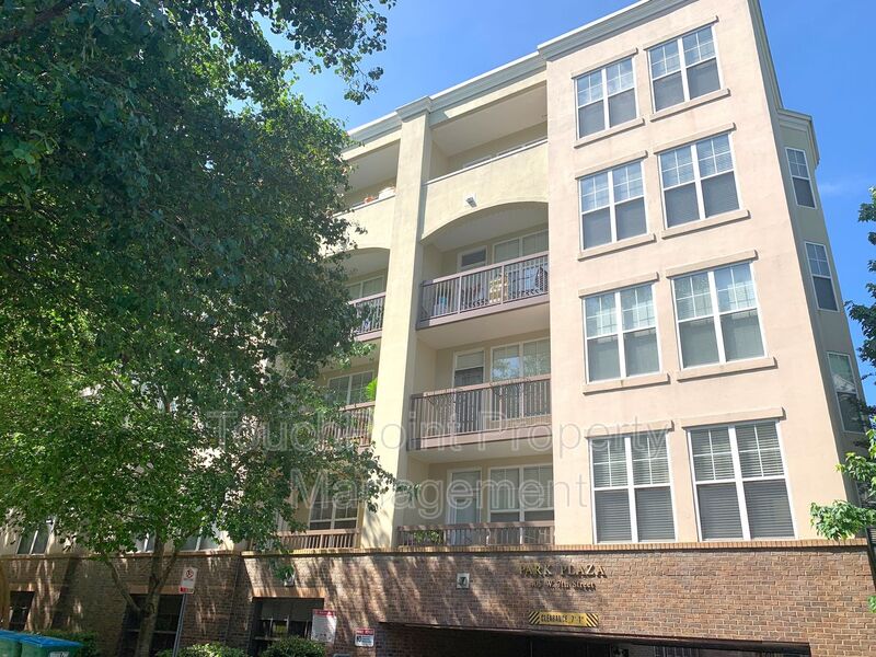 Charlotte Condo: 405 W. 7th Street