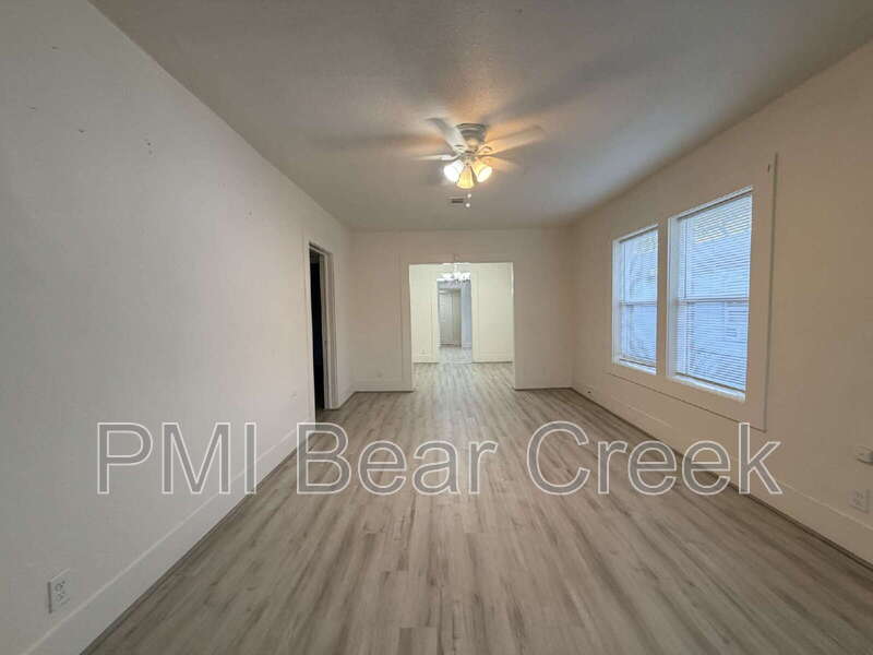 Houston House: 3014 Rosalie Street