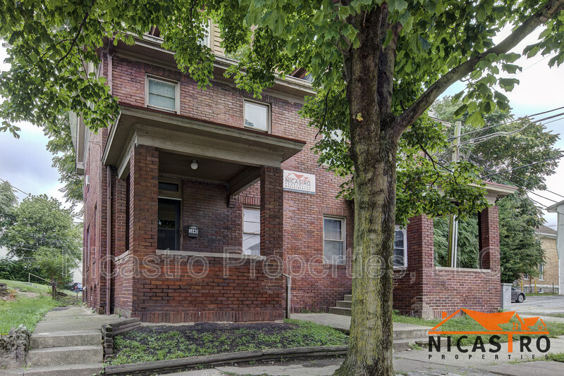 Columbus Condo: 1640 Indianola Avenue