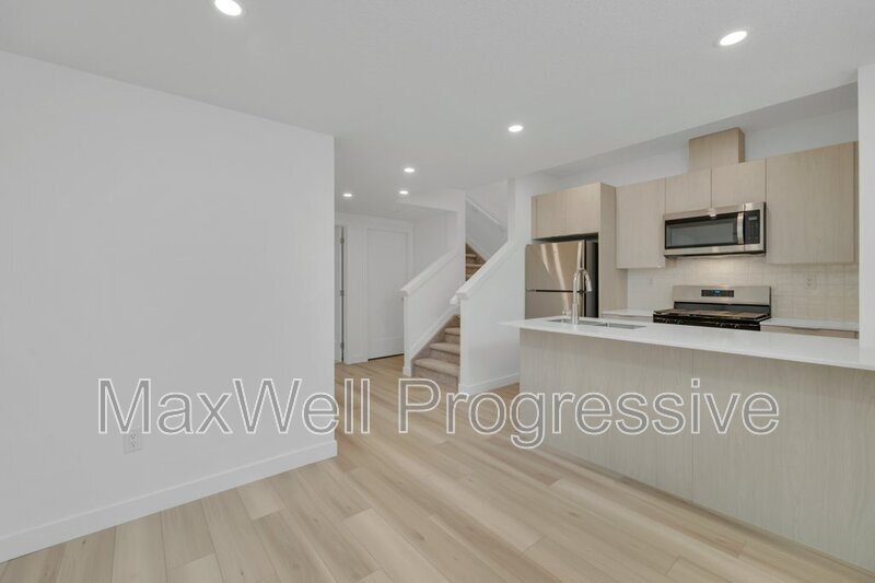 Edmonton Townhome: 13516 115 Avenue