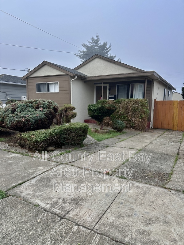 El Cerrito House: 1529 Richmond St