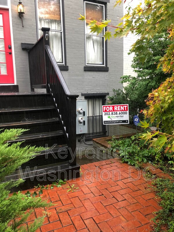 Washington Condo: 1351 A St