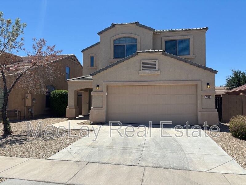 Glendale House: 7265 W Glenn Dr
