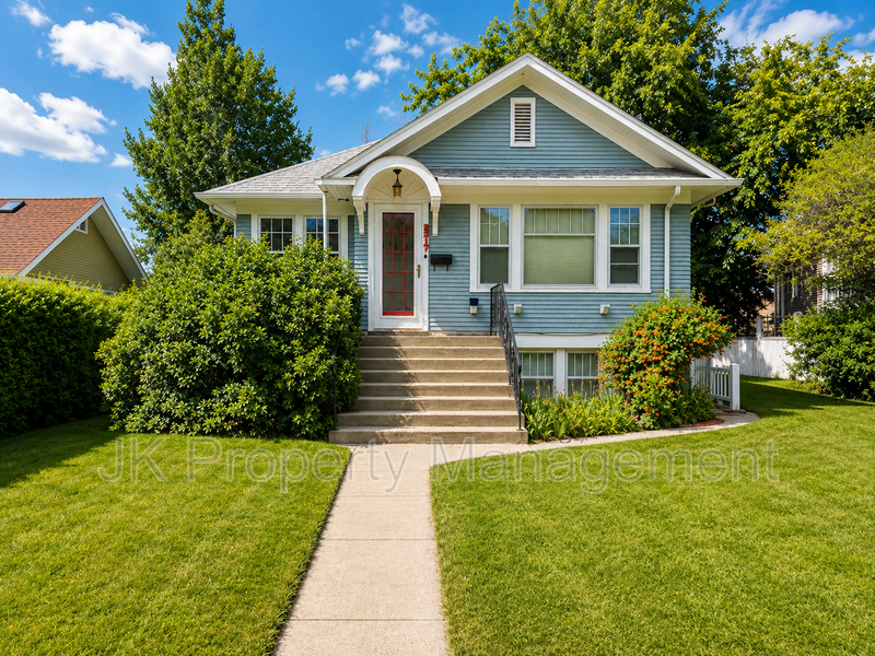 Great Falls Condo: 2217 1st Ave S