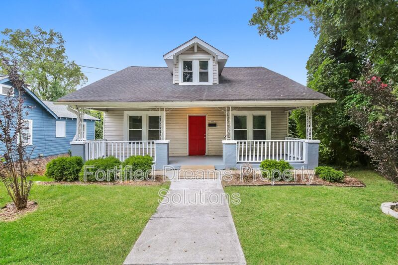 Winston-Salem House: 1652 North Cherry Street