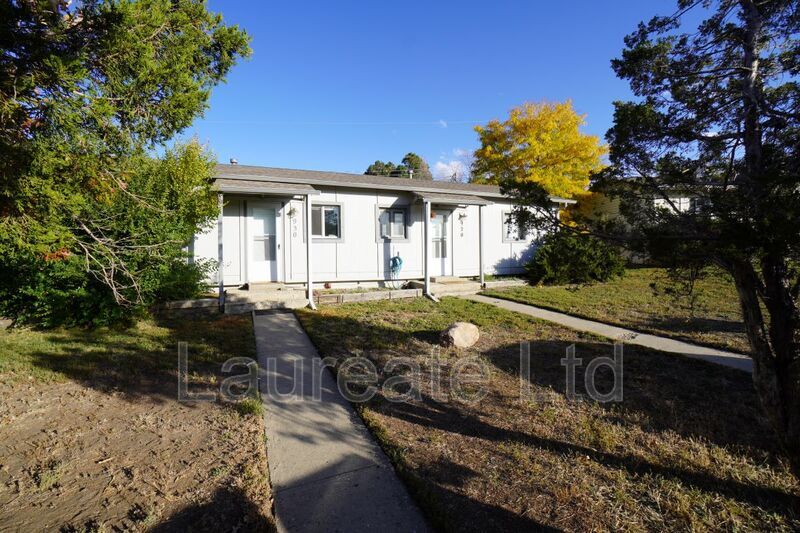 Golden Condo: 930 Orchard St