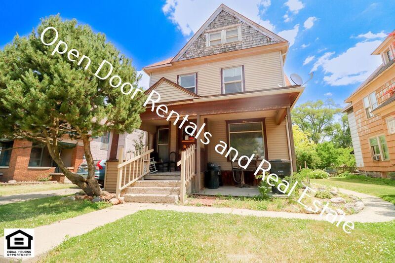 Kendallville Condo: 109 S State st