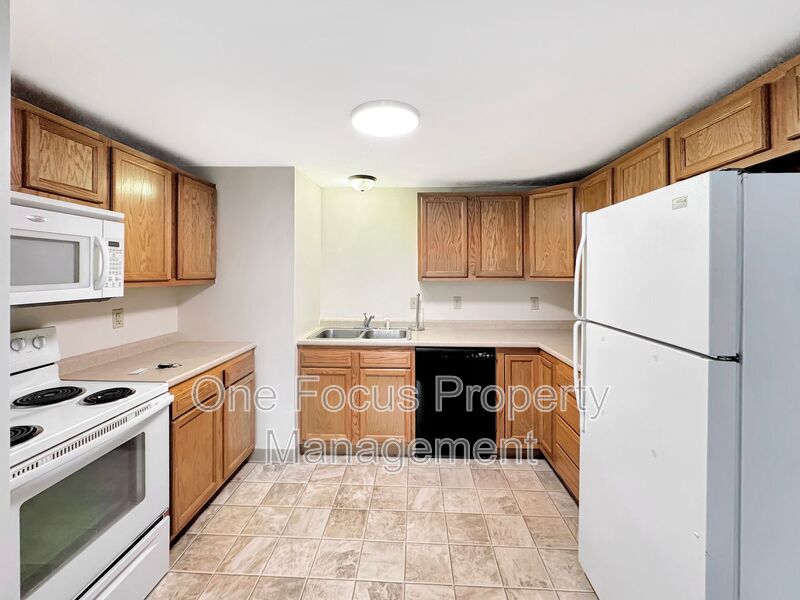 Mill Hall Condo: 14 E Arch Street