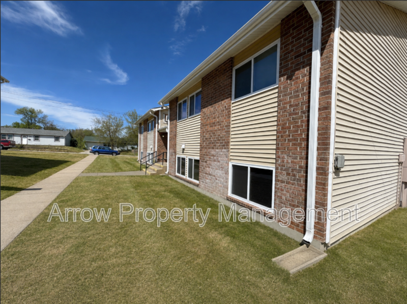 McCook House: 906 East E Street-D