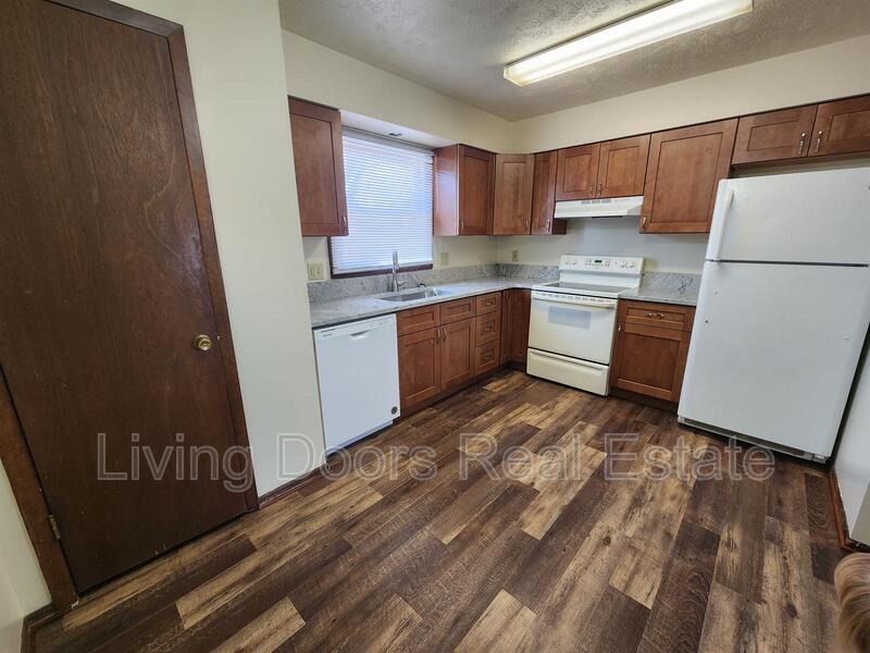 Lincoln Condo: 1507 David Dr