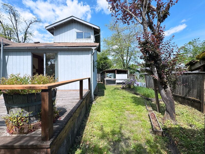 Eugene House: 310 1/2 East 31st Avenue