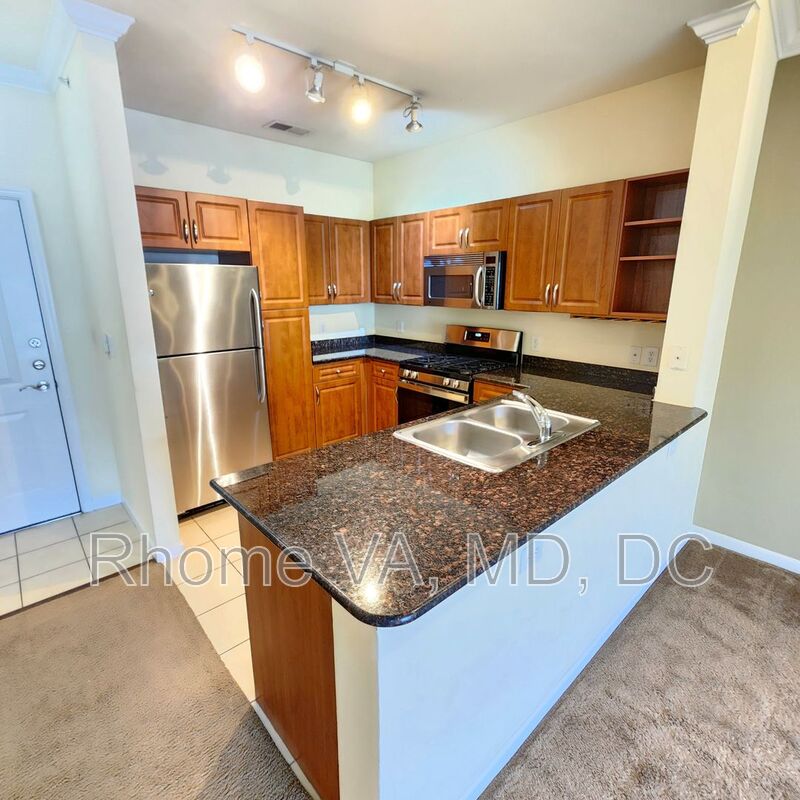 Herndon Condo: 12949 Centre Park Cir
