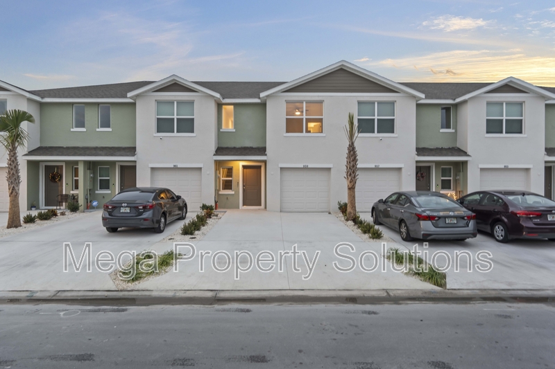 Ruskin Townhome: 959 Spotted Egret Loop