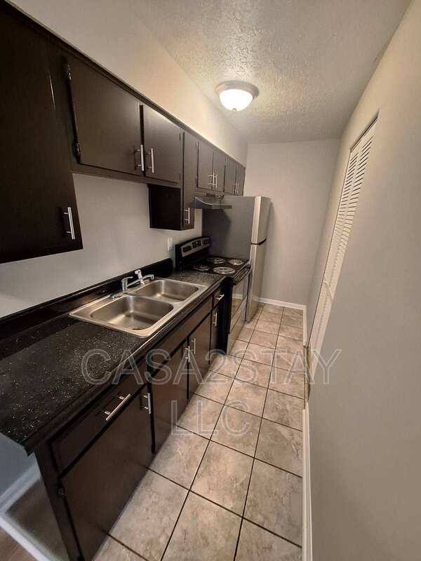 Radcliff Condo: 678 Knox Blvd