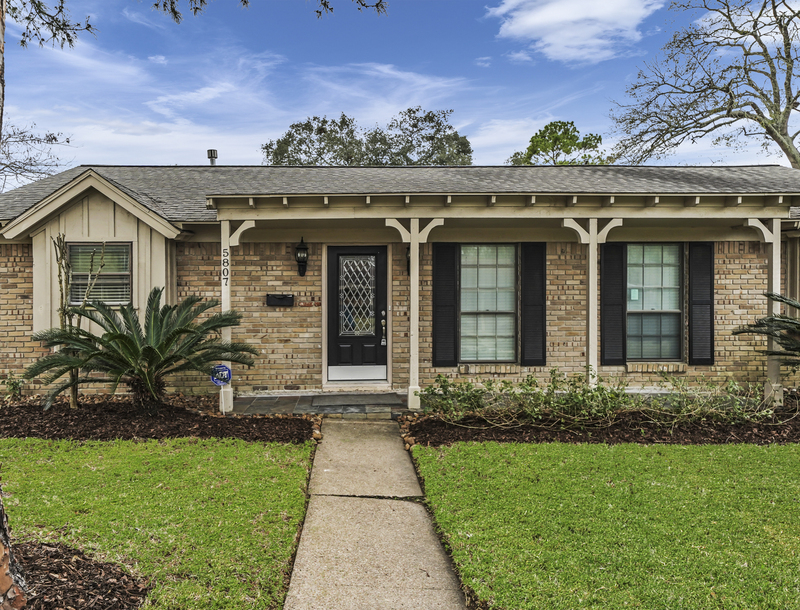 Houston House: 5807 Burlinghall Drive