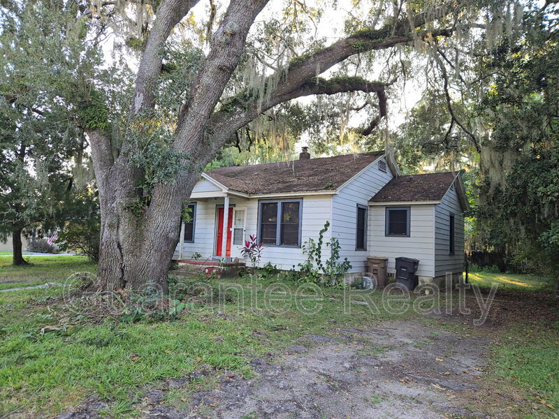 Ocala House: 2246 Southeast 3rd Avenue