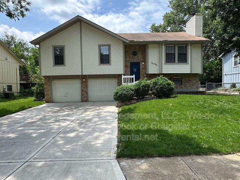 Olathe House: 12196 S. Blackfoot Drive