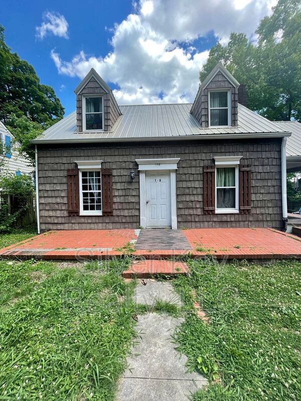 Athens House: 107 Forrest Avenue