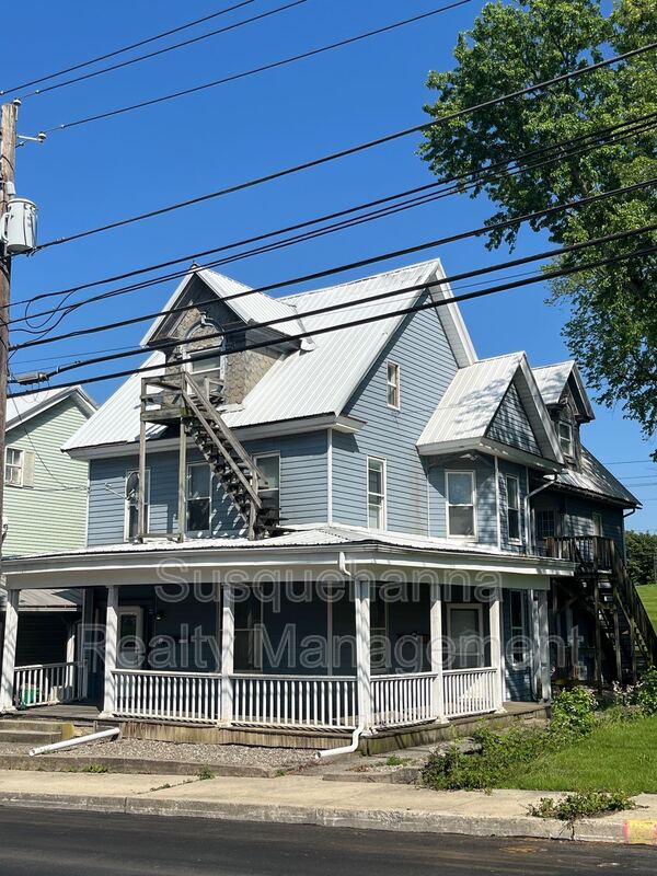 Hershey Condo: 175 E. Derry Road