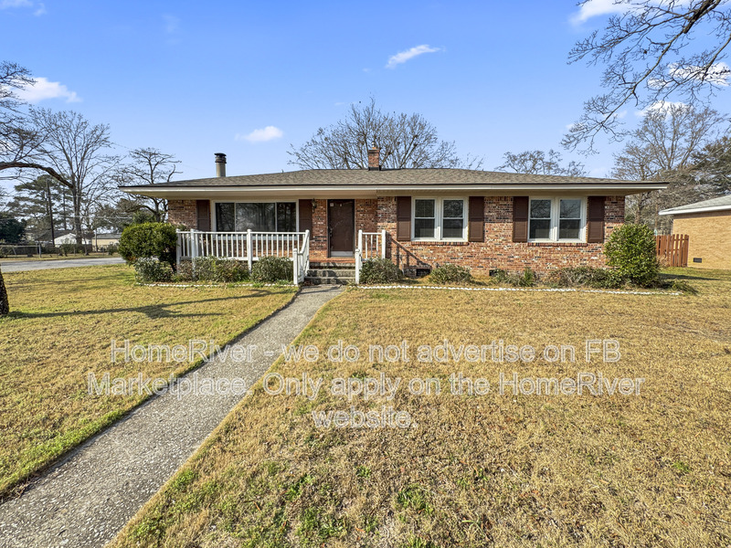 Columbia House: 1103 Eastmont Dr
