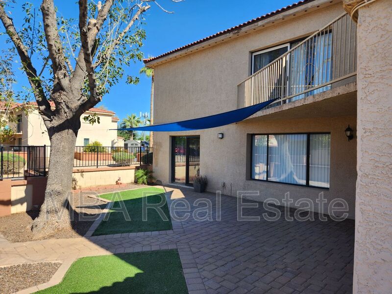 Phoenix Condo: 15650 N 19th Ave