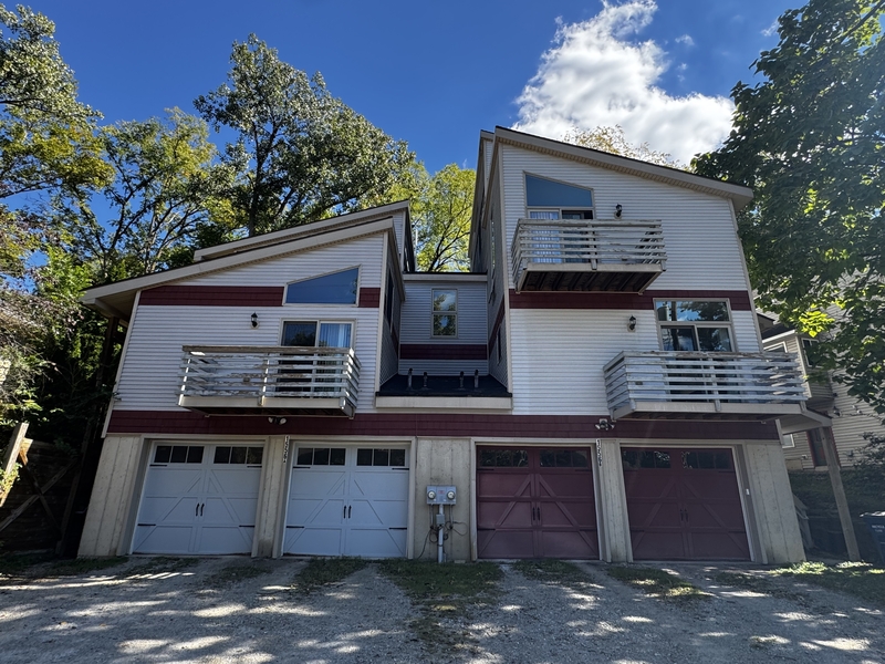 Ann Arbor House: 1556 Jones Drive