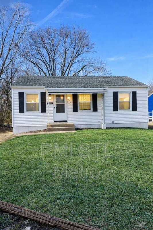 St. Louis House: 10327 Renfrew Dr